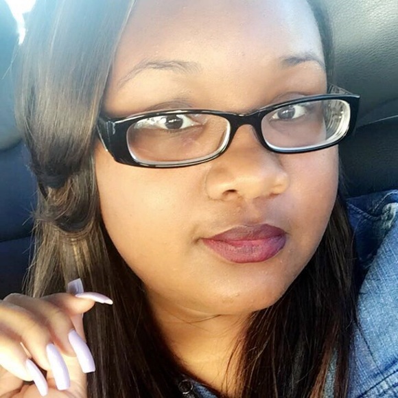 Meet your Posher, Taylor - Picture 1 of 1